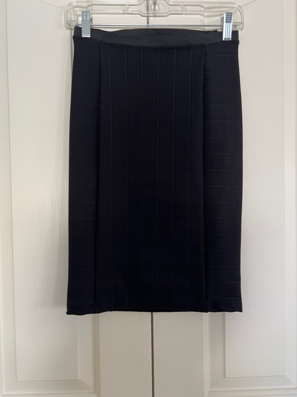 Zara Black Ribbed Pencil Skirt With Elastic Waistband 
Size S